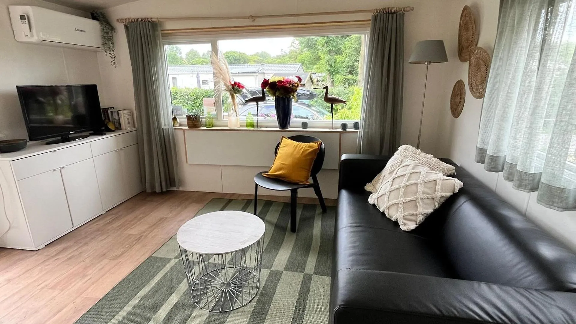 KD 883 - Vakantiepark Kijkduin Den Haag Chalet